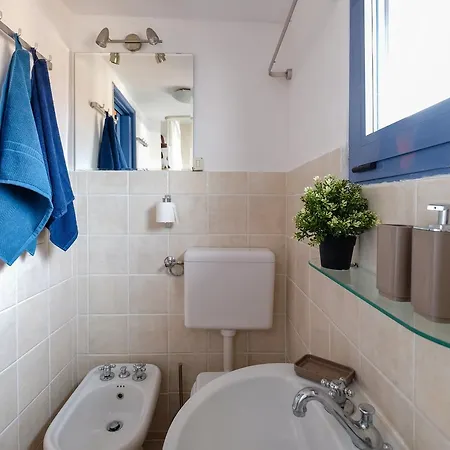Cozy Attic In Navigli アパート ミラノ