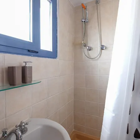 Cozy Attic In Navigli アパート ミラノ